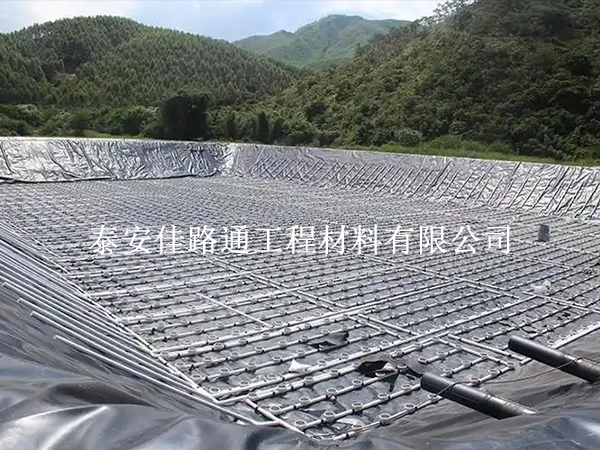 防滲土工膜：環(huán)保新衛(wèi)士，守護綠水青山