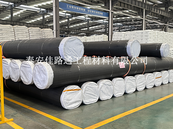 蓄水池防滲膜池底固定不松動！5 個技巧讓膜材牢牢 “扎根”