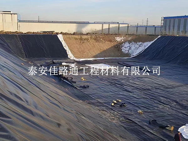 藕池防滲膜總漏？別忽視基面處理的關(guān)鍵作用