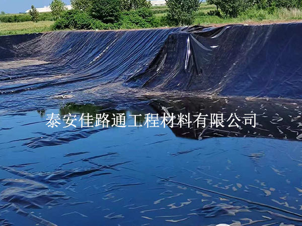 蓄水池防滲膜冬季施工，防凍防裂技巧學起來